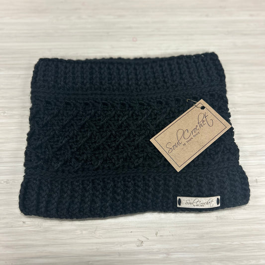 River Cowl-Black