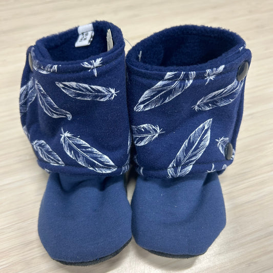 Booties - 12-18mo - Feathers