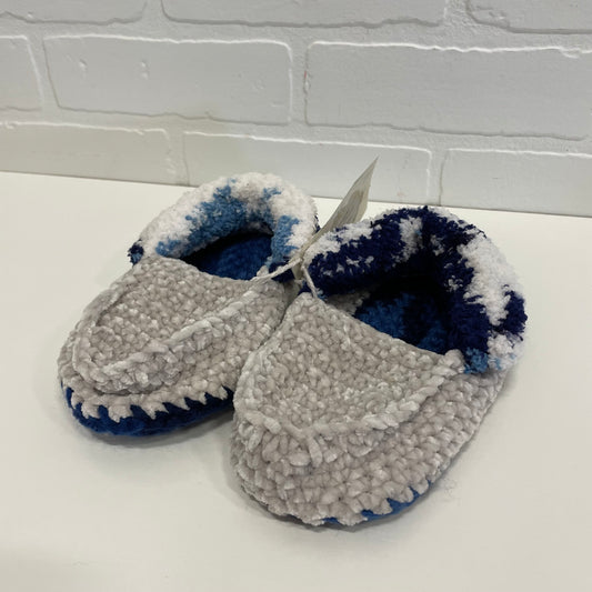 SLIPPERS - ADULT - Size 5-6