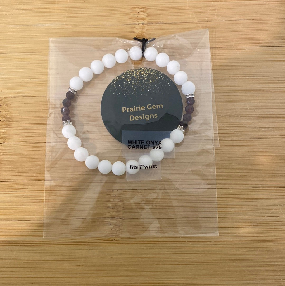 White Onyx/Garnet Gemstone Bracelet