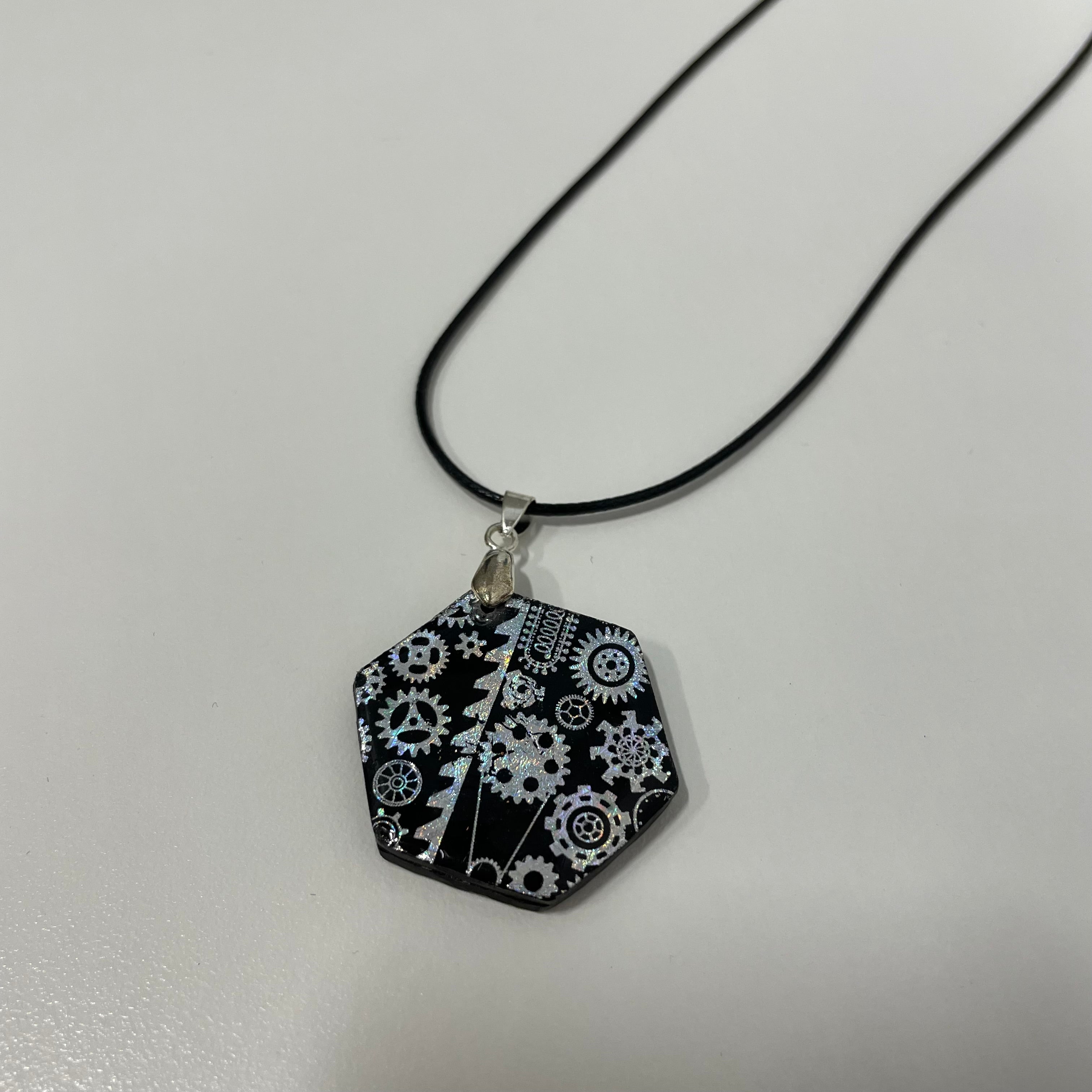 Polymer pendant 2025